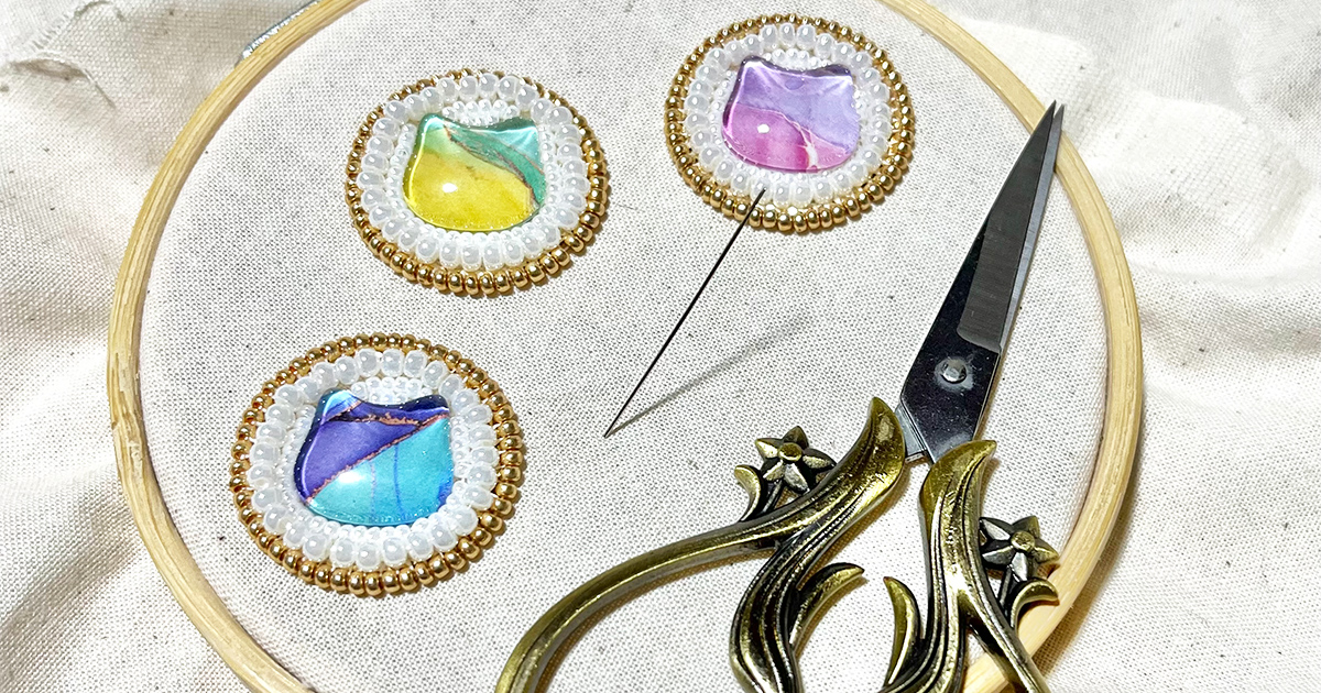 新作｜アルコールインクアート風、猫カボションのキーホルダー